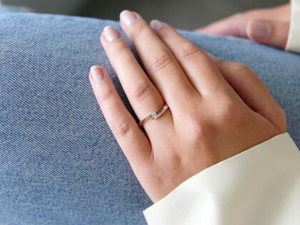 Verlobungsring Twist Petite in 14K Weißgold mit Diamant 0,09ct G/SI
