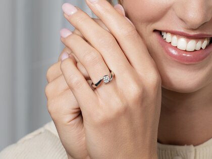 Verlobungsring Twist in Platin 950/- mit Diamant 0,50ct H/SI
