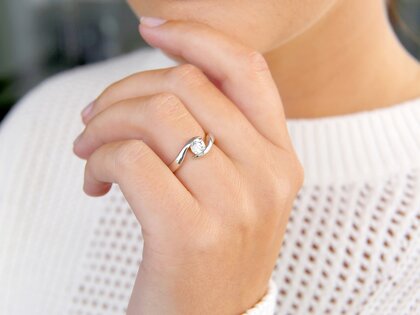 Verlobungsring Twist in Platin 950/- mit Diamant 0,50ct H/SI